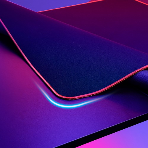 שולחן מחשב גיימינג עם תאורת RGB וגובה מתכוונן — שחור