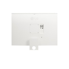 מסך חכם LG 31.5" 4K UHD VA — לבן