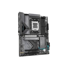 לוח אם GIGABYTE X870 EAGLE WIFI7