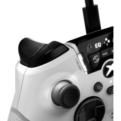 Recon PC/Xbox Gaming Controller — White