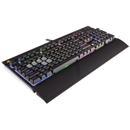 Corsair STRAFE RGB Cherry MX — механическая игровая клавиатура с тихими переключателями.