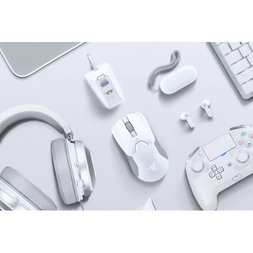 Wireless Mouse Razer Viper Ultimate & Mouse Dock in White Color
